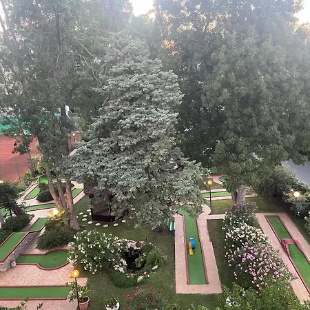 מלון Oleander House And Tennis Club 3*