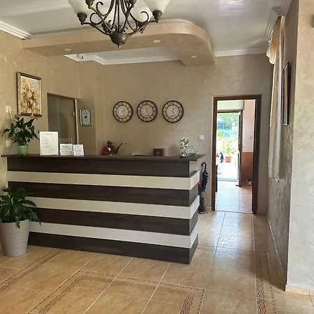 מלון Oleander House And Tennis Club