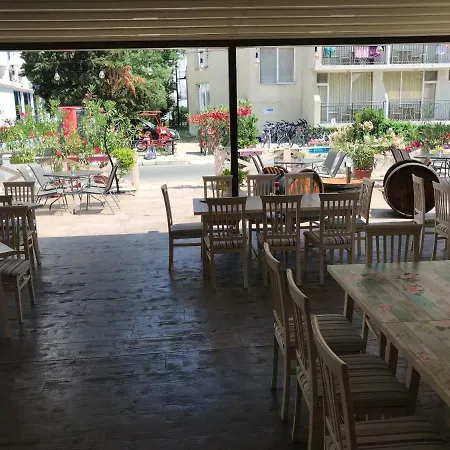 Oleander House And Tennis Club מלון 3*