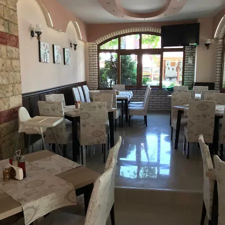 夹竹桃酒店和网球俱乐部