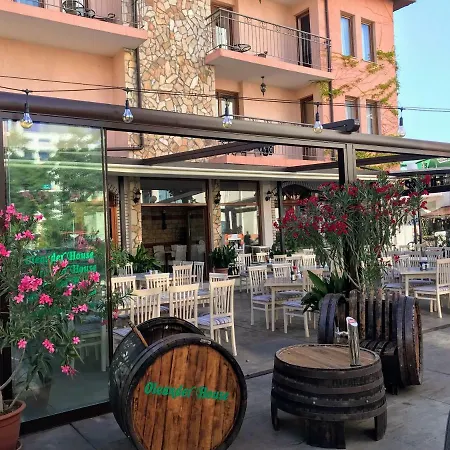 夹竹桃酒店和网球俱乐部 3* 阳光海滩