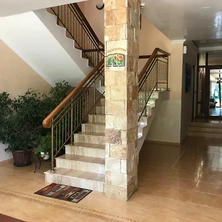 Oleander House And Tennis Club Szálloda Napospart