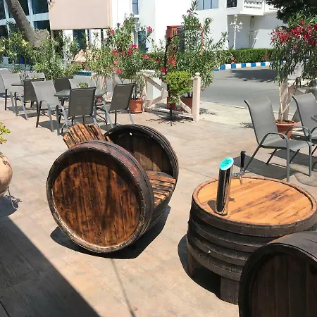 Szálloda Oleander House And Tennis Club Napospart