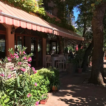 Hotell Oleander House And Tennis Club 3*
