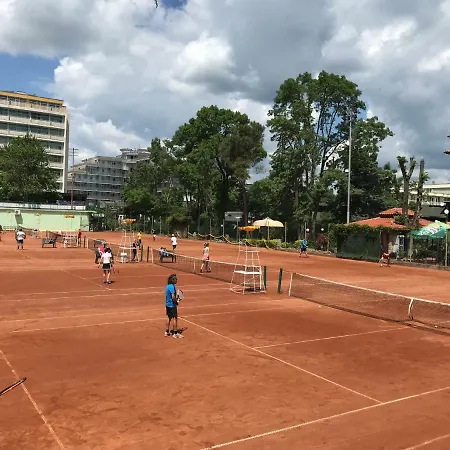 Hotell Oleander House And Tennis Club Slăntjev Brjag