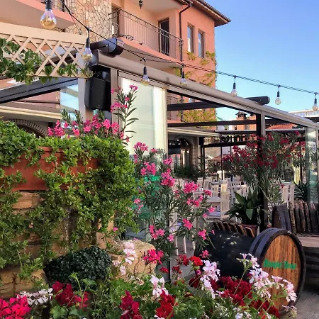 Hotell Oleander House And Tennis Club